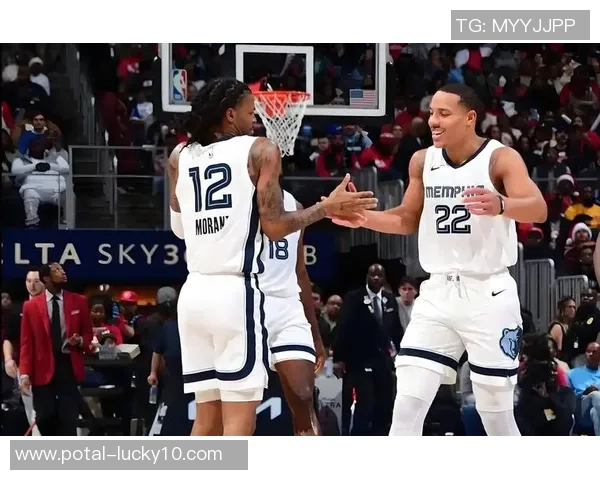 2015年NBA东部决赛骑士与老鹰第三场精彩对决回顾与分析 2015年NBA东部决赛骑士与老鹰第三场精彩对决回顾与分析