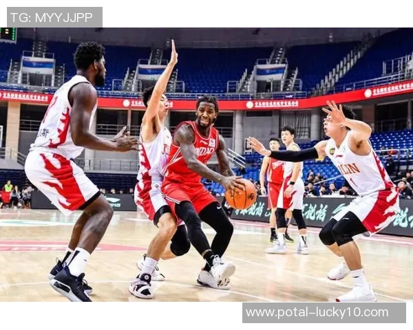 四川队与北控队激战正酣谁能在这场对决中笑到最后