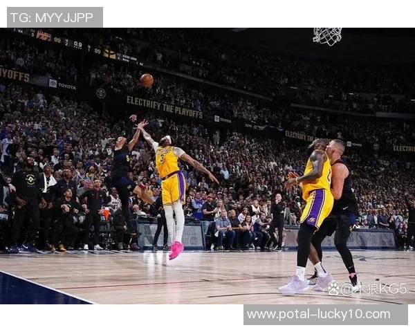 季后赛激战勇士对决快船精彩直播全程回顾与分析